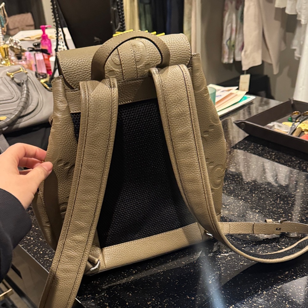 Gucci Beige Leather Backpack - Picture 3 of 6